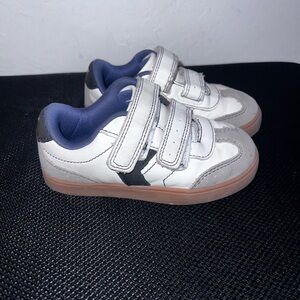 Used kids sneakers